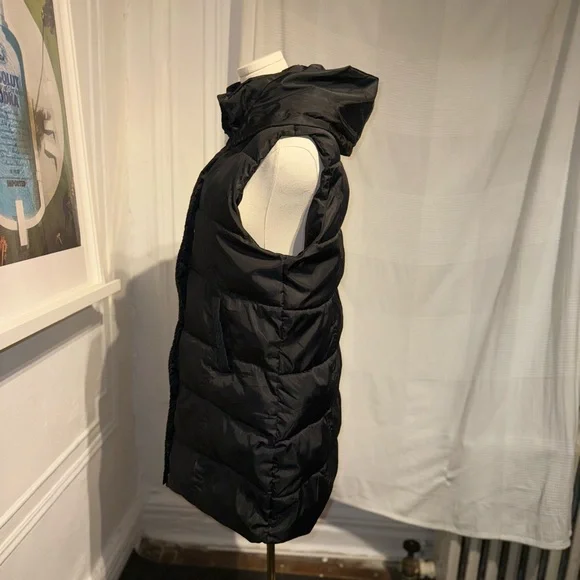 Private Label Midnight Black Puffer Vest - Picture 14 of 16